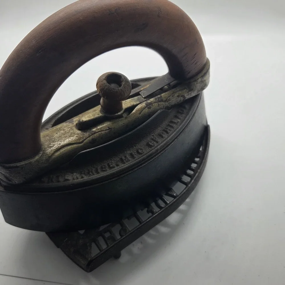 Antique‎ Enterprise Mfg Co Sad Iron No 2 & Cast Iron Trivet Philadelphia PA